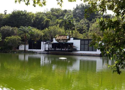 fachada restaurante Jurásico cafam